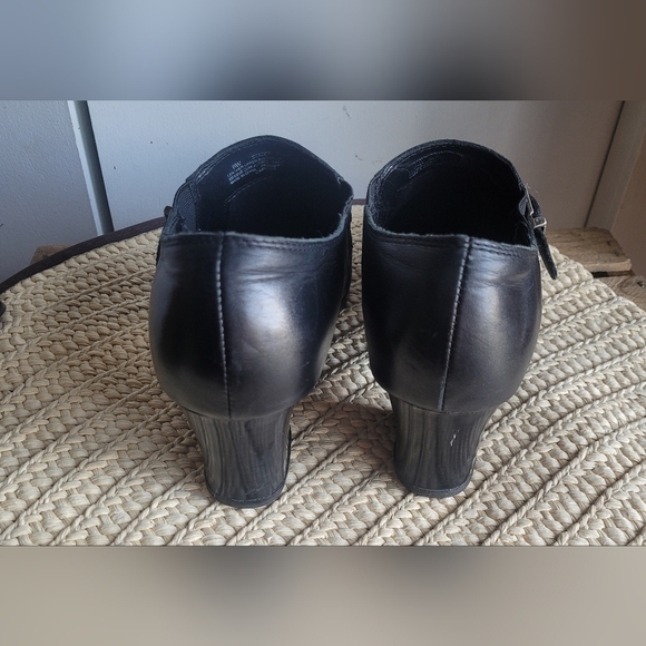 Dr. Scholls Black Shoes Size 9W - Picture 3 of 6